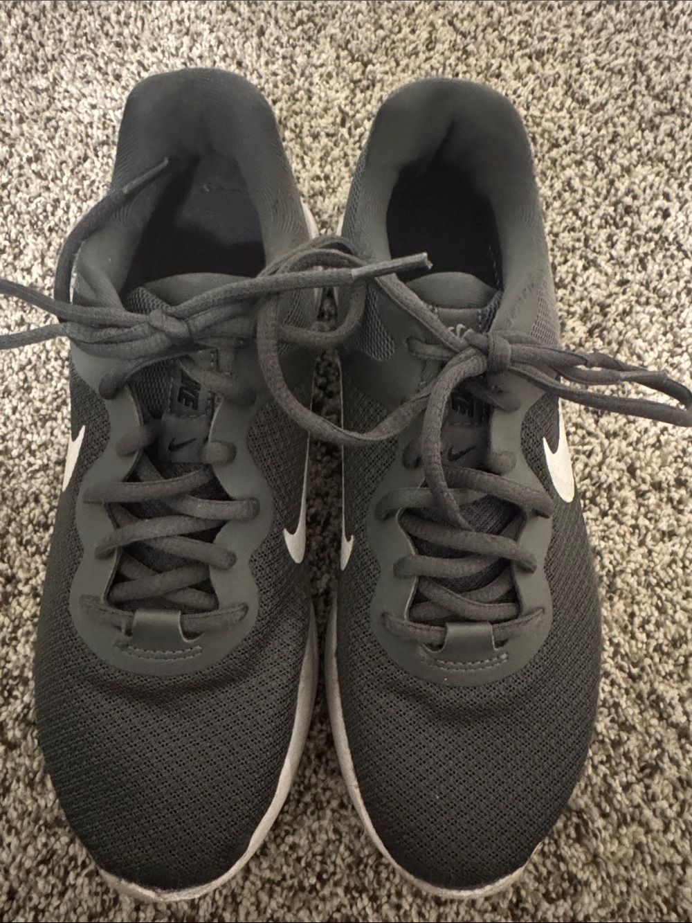 Nike Men’s Sz 7 Charcoal & White Mesh Running Sneakers